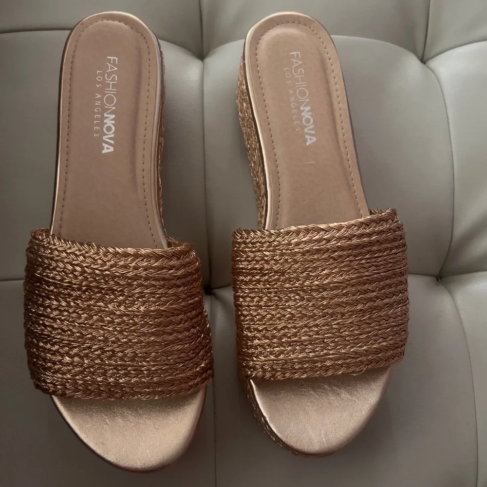 Platform sandals